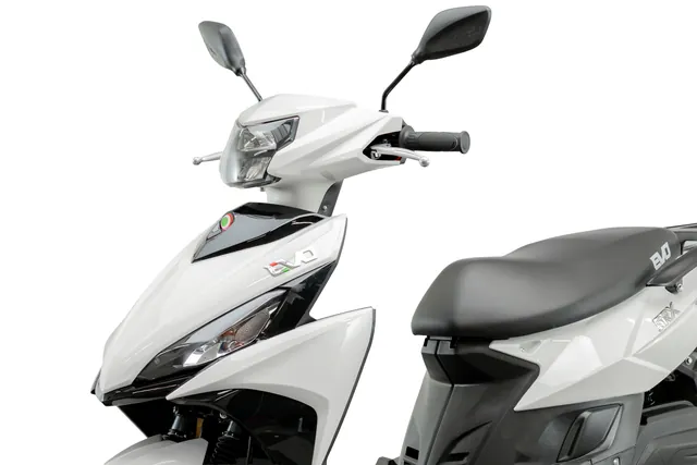 EVO GRX — koplamp en voorste zijpaneel