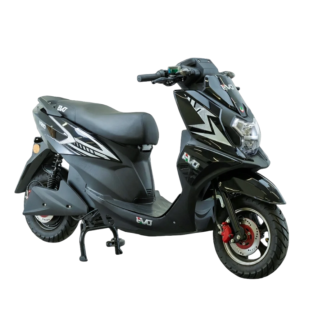 EVO N20 Gloss Black — schuin van voren, rechterzijde
