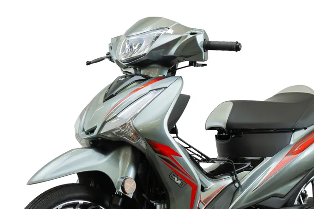 EVO Nova — koplamp en voorste zijpaneel